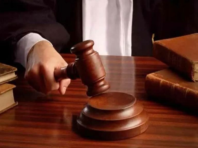 హత్య కేసులో 20 మంది విద్యార్థులకు మరణశిక్ష