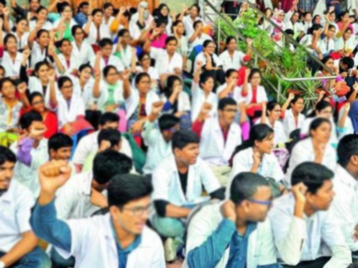 గుంటూరులో సమ్మెబాట పట్టిన జూడాలు…