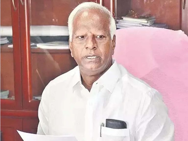 పనిచేసే వారిని చేయనివ్వరు వారు చేయరు: కడియం శ్రీహరి