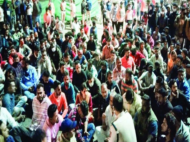 కర్ణాటకలో ఉద్రిక్తత.. శివాజీ, సంగూలి రాయన్న విగ్రహాల ధ్వంసం