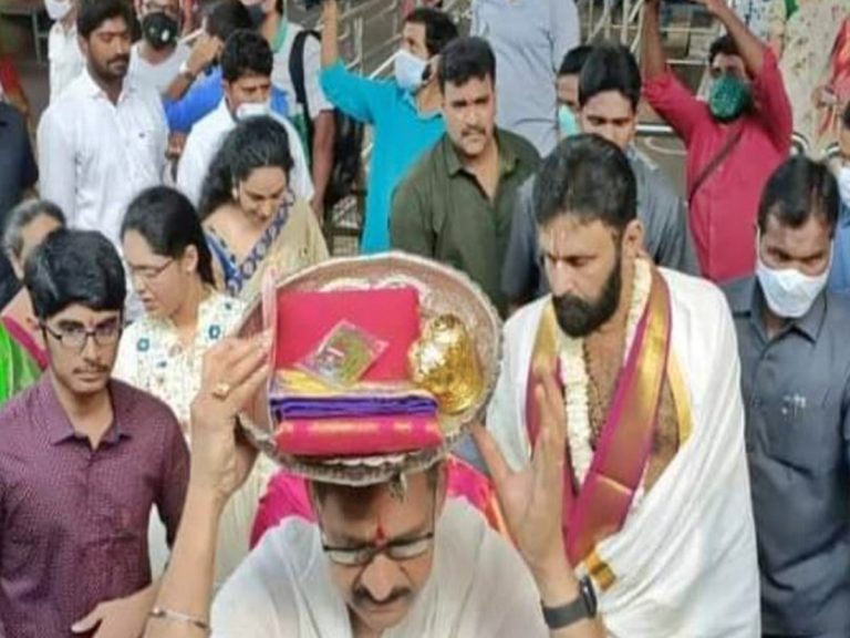 భద్రాద్రి రామయ్యకు మంత్రి కొడాలి నాని అపురూప కానుక