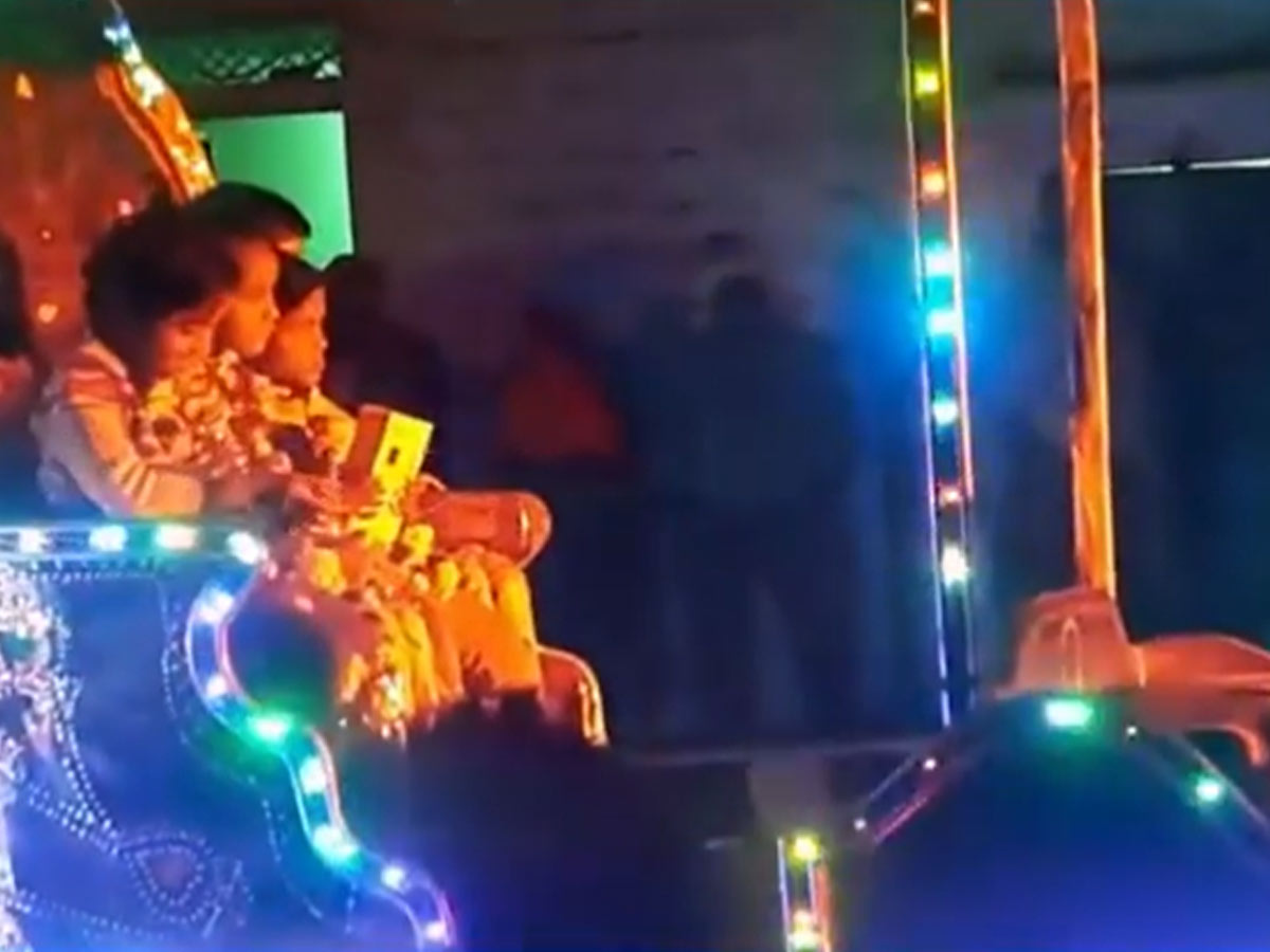 మురారి స్టైలే వేరు.. మొబైల్‌ని ఇంటికి ఎలా తీసుకువచ్చాడో తెలుసా..?