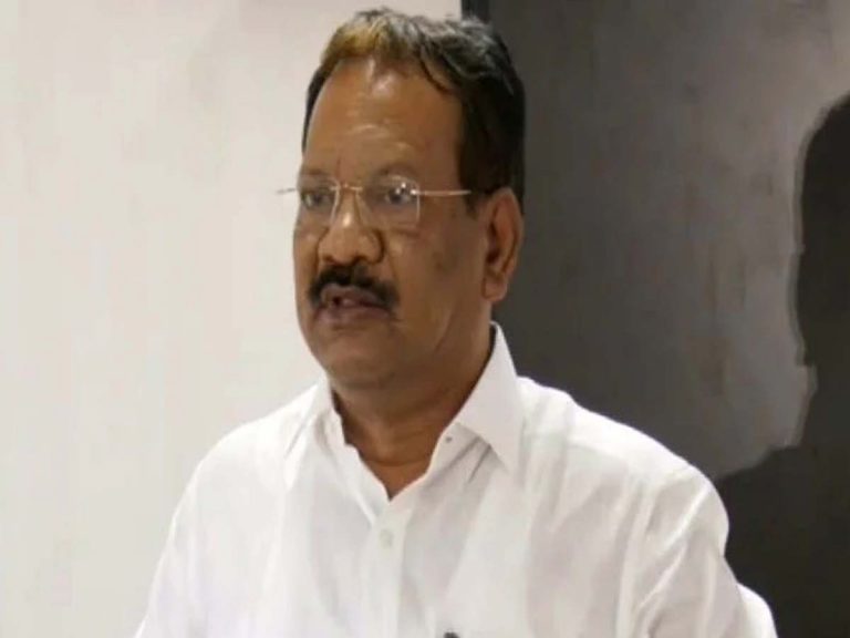 దేశమంతటా రాజ్యాంగం ఒకేలా అమలు చేస్తున్నారు: నక్కా ఆనంద్ బాబు