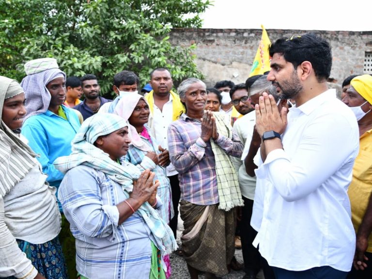 మంగళగిరి ఎమ్మెల్యే ఓ గెస్ట్ లెక్చరర్: నారా లోకేష్