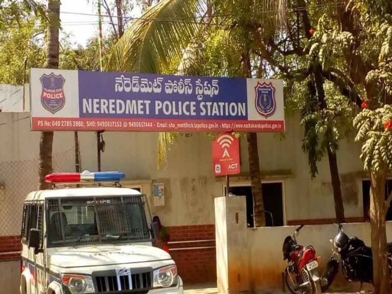 స్పా సెంటర్‌పై దాడి చేసిన పోలీసులు