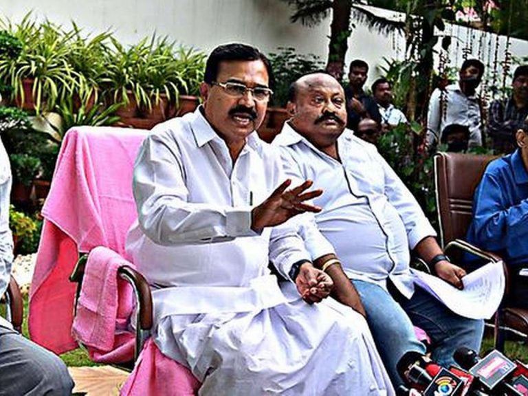 ఢిల్లీ కి చేరుకున్న తెలంగాణ‌ మంత్రుల బృందం