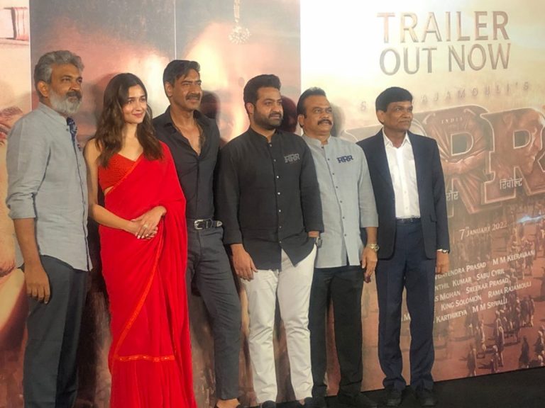 అజయ్ దేవ్ గన్ ముందు మేం పిల్లలం: జూనియర్ ఎన్టీఆర్!