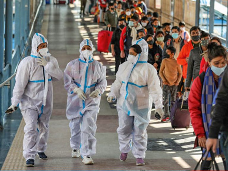 ఒమిక్రాన్ విజృంభ‌ణ‌.. బ్రిట‌న్ స‌ర్కార్ కీల‌క నిర్ణ‌యం