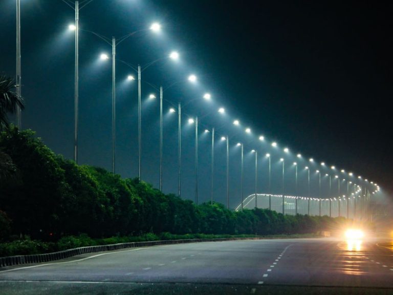 ఎల్ఈడీ దీపాల వెలుగుల్లో ORR.. ఫోటోలు షేర్ చేసిన కేటీఆర్