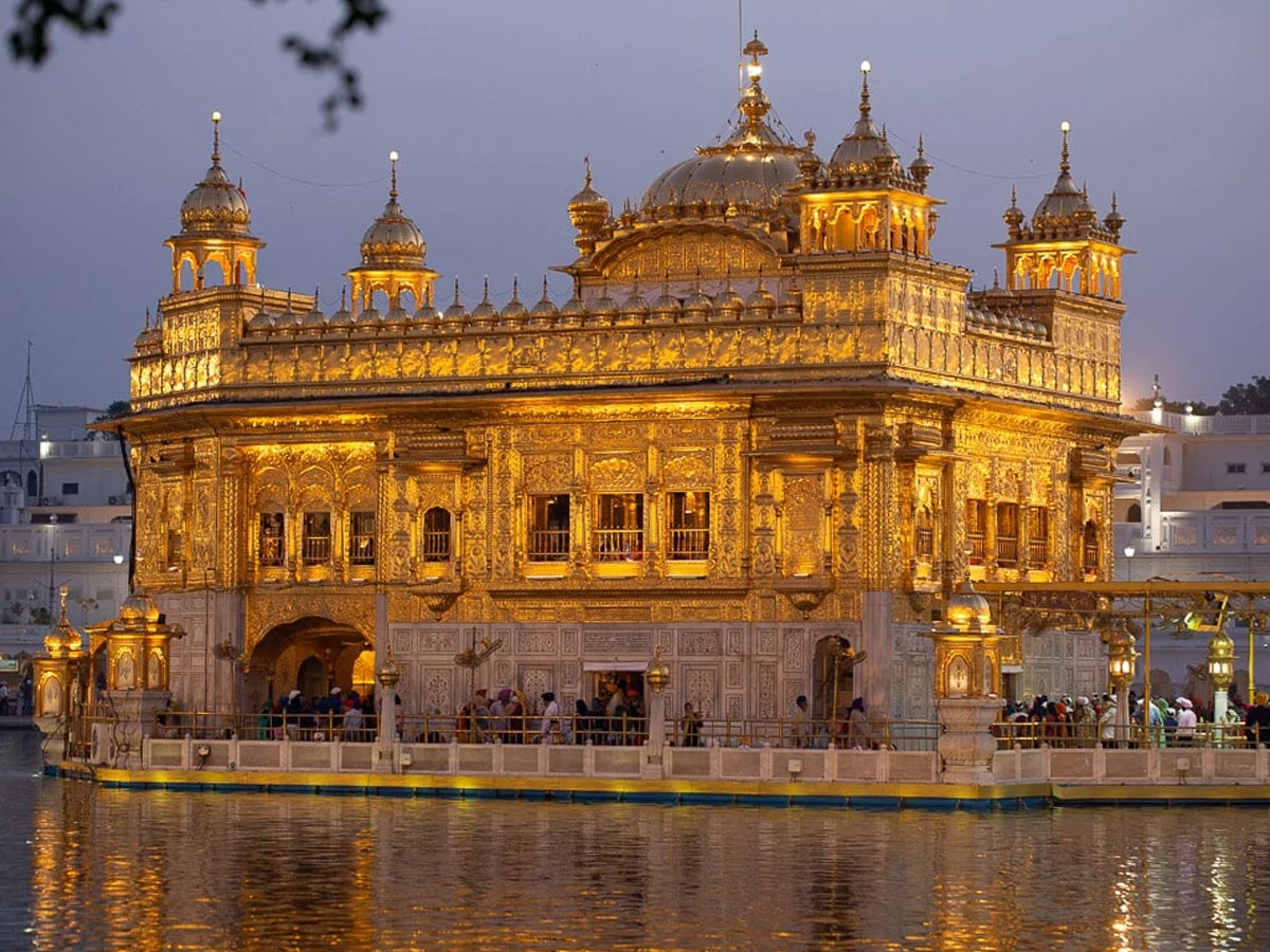 స్వర్ణదేవాలయంలో ఆగంతకుడు.. కోపంతో భక్తులు కొట్టిచంపారు..