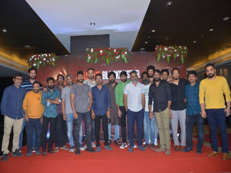 టాలీవుడ్ డైరెక్టర్లకు పార్టీ ఇచ్చిన ‘పుష్ప’..