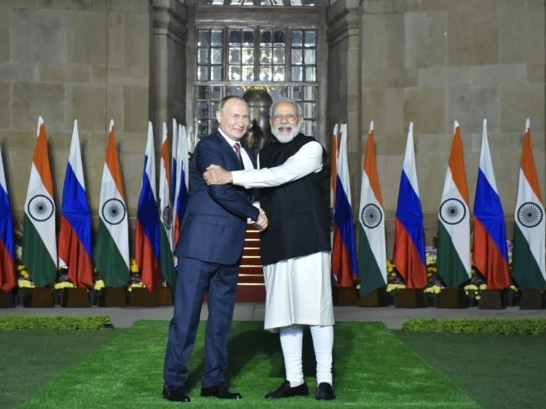 భారత్-రష్యా మధ్య కీలక ఒప్పందాలు
