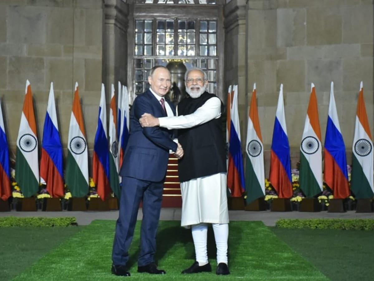 భారత్-రష్యా మధ్య కీలక ఒప్పందాలు