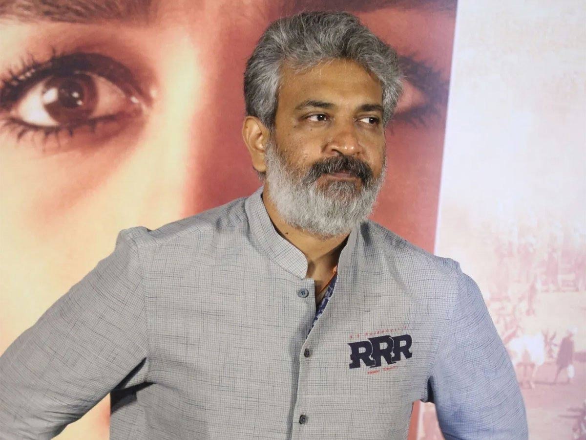 RRR Pre Release Event : గెస్ట్ ఎవరో రివీల్ చేసిన జక్కన్న