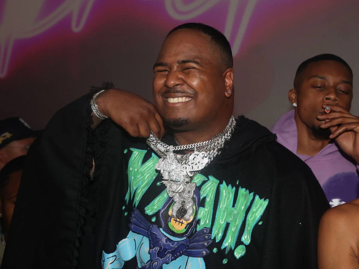 లైవ్ షోలో దారుణం.. స్టార్ ర్యాపర్ ని హతమార్చిన దుండగులు