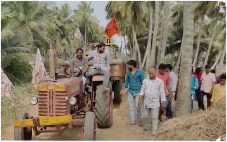 అరవపాలెంలో రోడ్డు…  గ్రామస్తుల శ్రమదానం