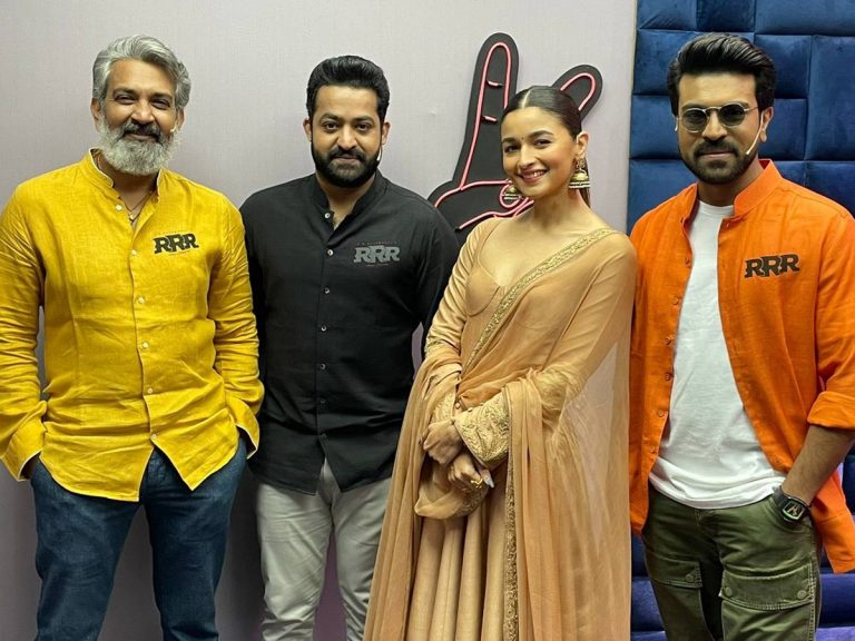 కపిల్ శర్మ షో లో రచ్చ చేసిన ‘ఆర్ఆర్ఆర్’  త్రయం