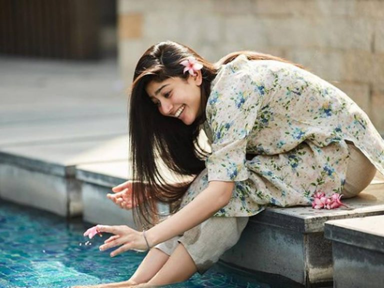 జలకాలాడుతూ చిన్నపిల్లలా మారిపోయిన ‘ఫిదా’ బ్యూటీ