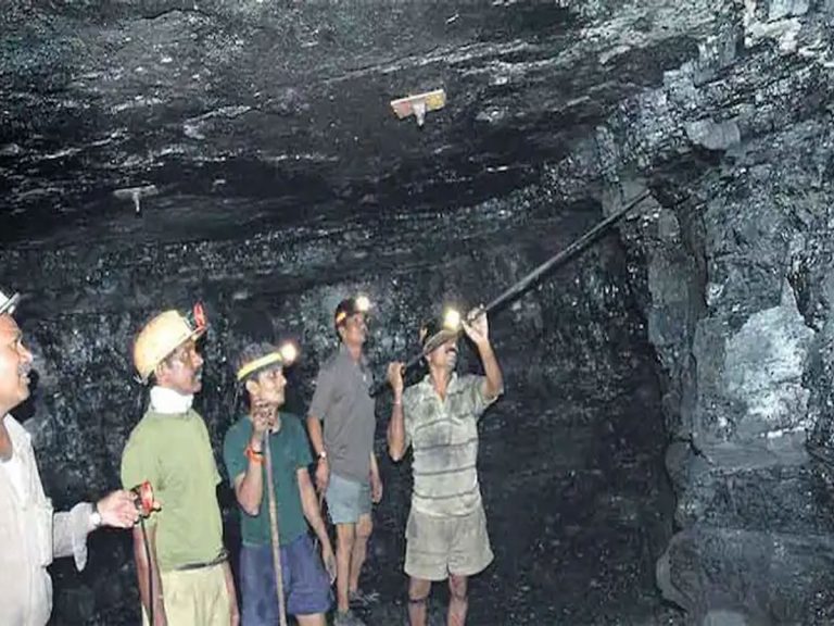 సింగరేణి కార్మికుల సమ్మె యథాతథం