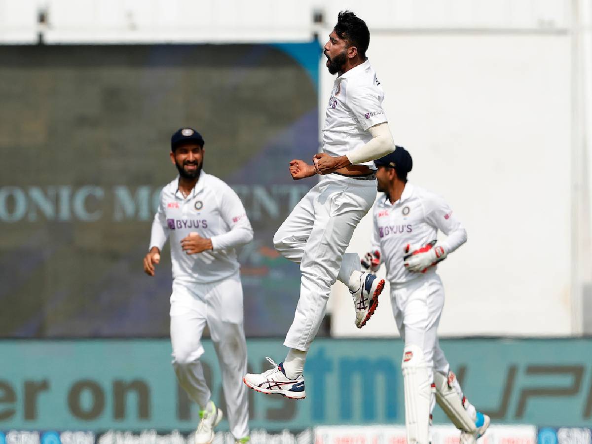 అదరగొడుతున్న భారత బౌలర్లు…