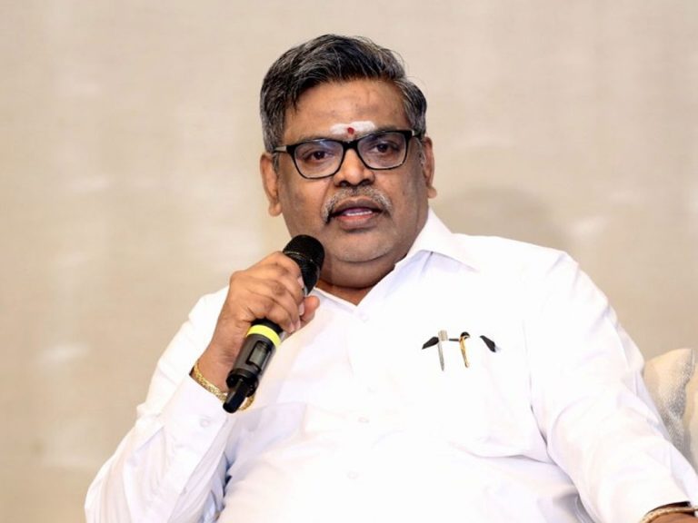 పాటల తోటమాలి సిరివెన్నెల.. కలకాలం నిలిచిపోయే పాట ముద్ర!!