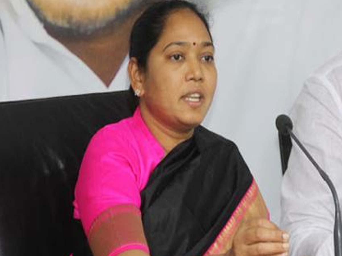 ఏపీ అభివృద్ధి కోసమే మూడు రాజధానులు: సుచరిత