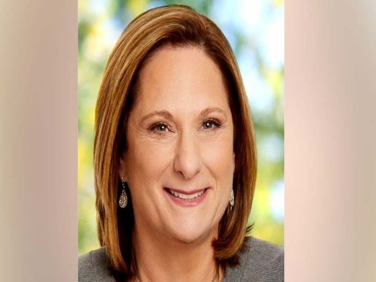 వాల్ట్‌ డిస్నీ చైర్మన్‌గా తొలిసారి మహిళ