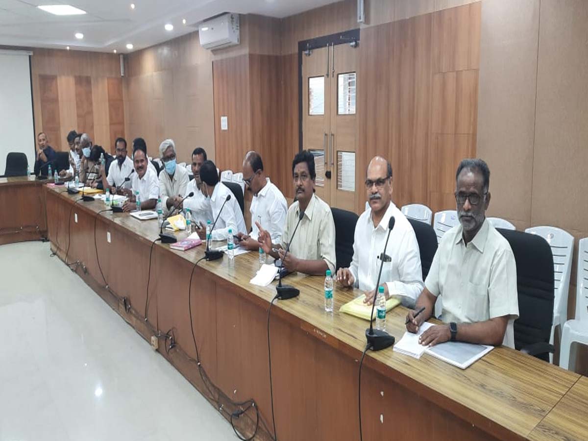 సీనియార్టీ జాబితాలో తప్పులు సవరించాలి: ఉపాధ్యాయ సంఘాలు