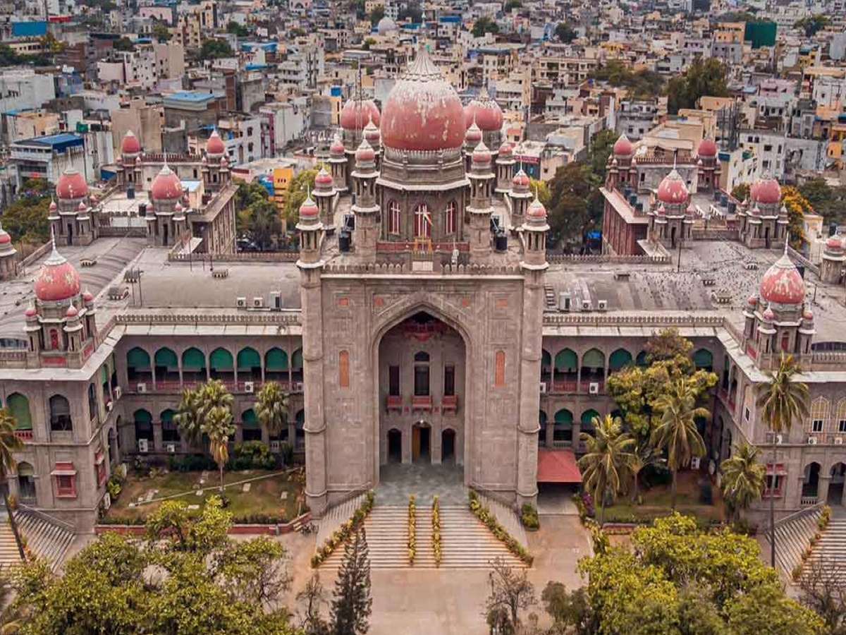 బీటెక్ విద్యార్థులకు తెలంగాణ హైకోర్టు తీపికబురు