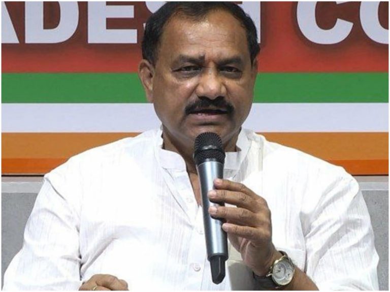 ధాన్యం కుంభకోణంలో కేసీఆర్ కుటుంబహస్తం