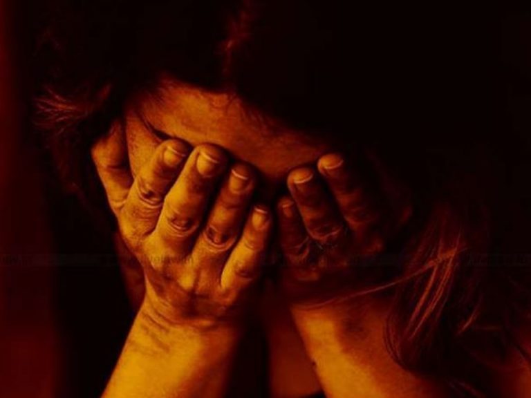 అంకుల్ అని పిలిచిన యువతి.. కోపంతో ఆ వ్యక్తి చేసిన పనికి…