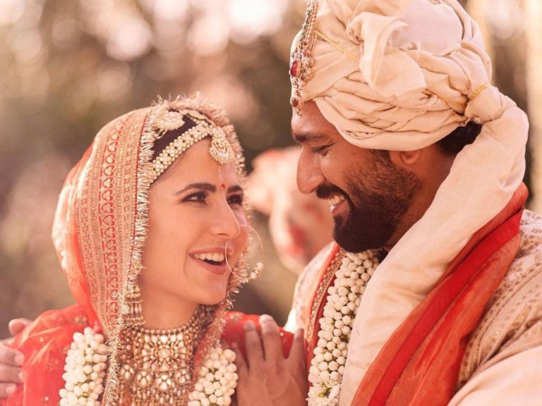 విక్కీ, కత్రినాకు గిప్ట్ ల పంట…