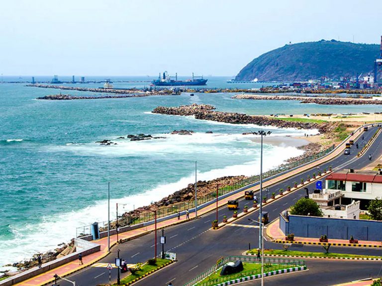 జవాద్ తుఫాన్ ఎఫెక్ట్.. పర్యాటక ప్రదేశాలు మూసివేత