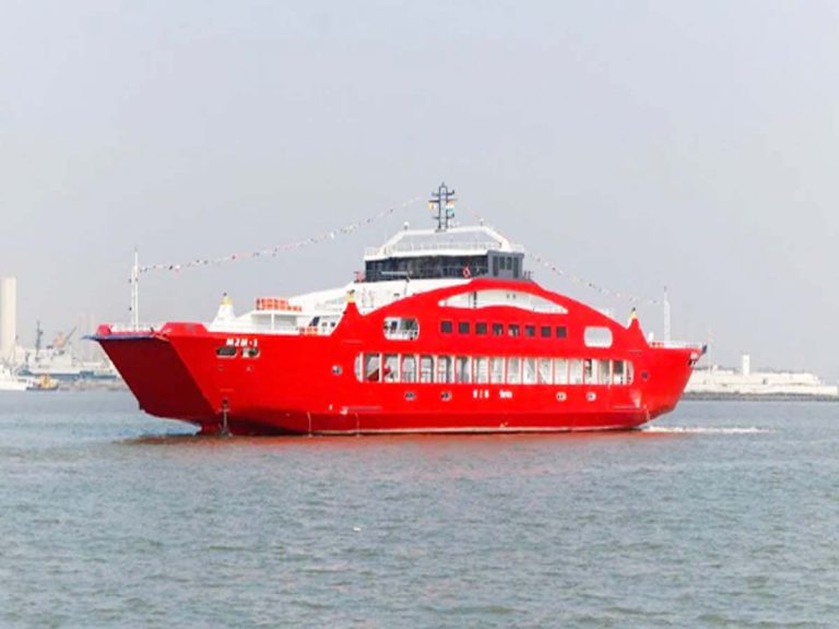 ముంబాయిలో అందుబాటులోకి రానున్న వాటర్‌ ట్యాక్సీలు