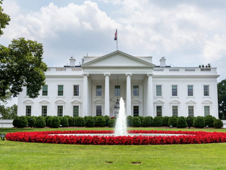మరోసారి అమెరికా వైట్‌హౌస్‌లో కరోనా కలకలం..