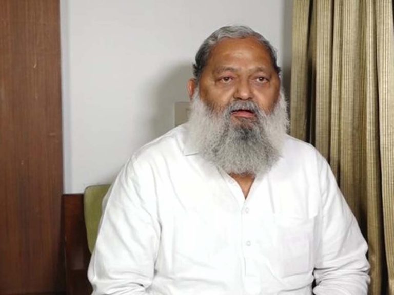 హ‌ర్యానా ప్ర‌భుత్వం కీల‌క నిర్ణ‌యం:  వ్యాక్సిన్ తీసుకోకుంటే రోడ్ల‌పైకి నో ఎంట్రీ…