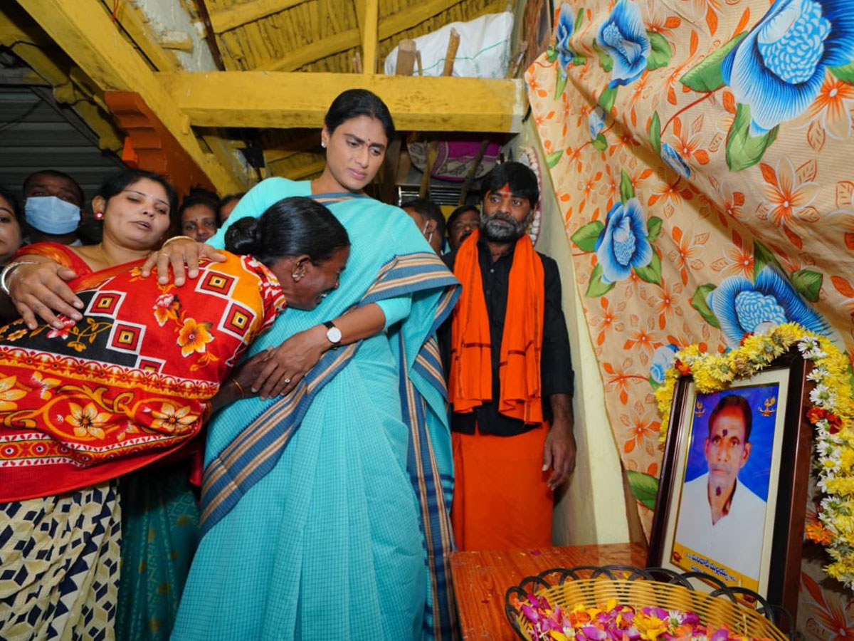 రైతుల పాలిట యముడిలా కేసీఆర్‌ తయారయ్యారు : వైఎస్ ష‌ర్మిల‌