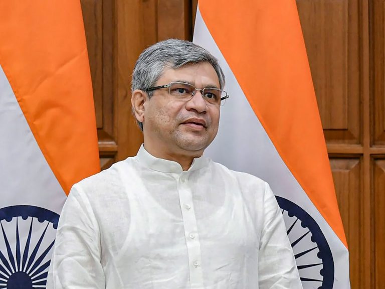 Ashwini Vaishnav: రైల్వే ప్రైవేటీకరణపై కేంద్ర మంత్రి కీలక వ్యాఖ్యలు..