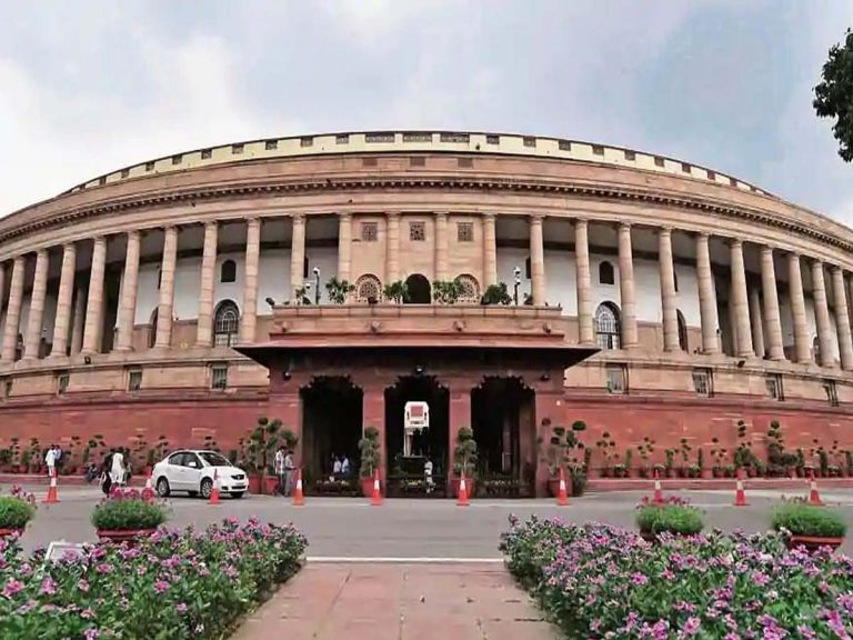 పార్లమెంట్‌లో క‌రోనా క‌ల‌క‌లం: 350 మంది సిబ్బందికి పాజిటివ్‌…