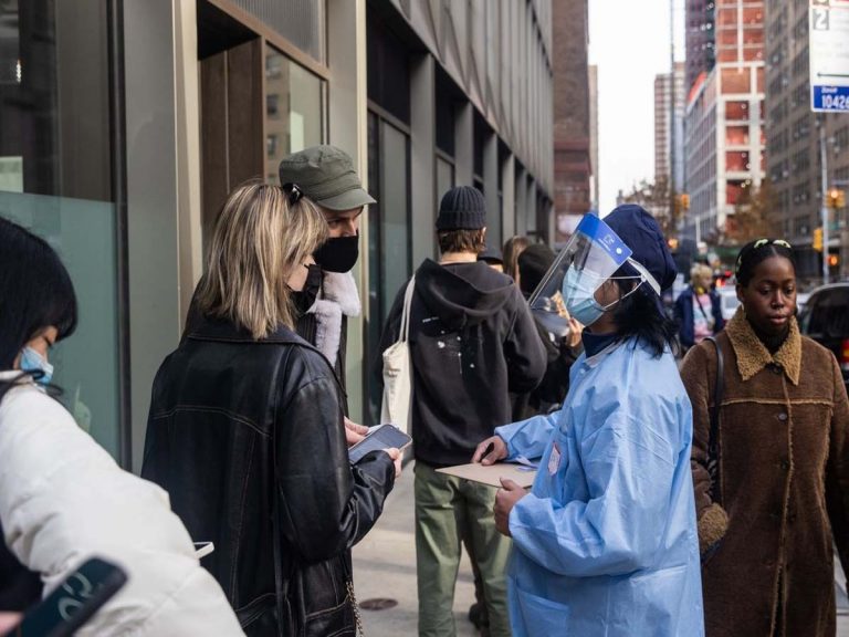 కోవిడ్ ఎఫెక్ట్‌:  ఆసుప‌త్రుల‌పై పెరుగుతున్న ఒత్త‌డి…