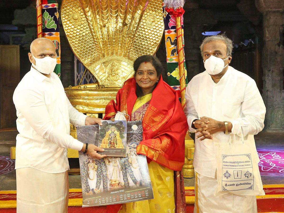 శ్రీవారిని దర్శించుకున్న తెలంగాణ గవర్నర్‌