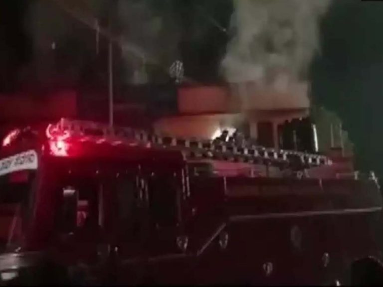 లోన్ అప్లికేష‌న్‌ను రిజక్ట్ చేశార‌ని… బ్యాంకునే త‌ల‌గ‌బెట్టాడు…