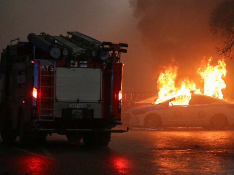 క‌జికిస్తాన్‌లో ప్యూయ‌ల్ ర‌గ‌డ‌…బాధ్య‌త‌ల నుంచి త‌ప్పుకున్న ప్ర‌భుత్వం…