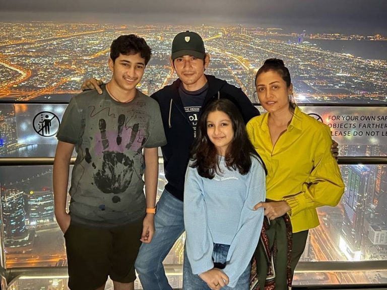 ఫ్యామిలీతో మహేష్ న్యూఇయర్ సెలెబ్రేషన్స్… పిక్ వైరల్