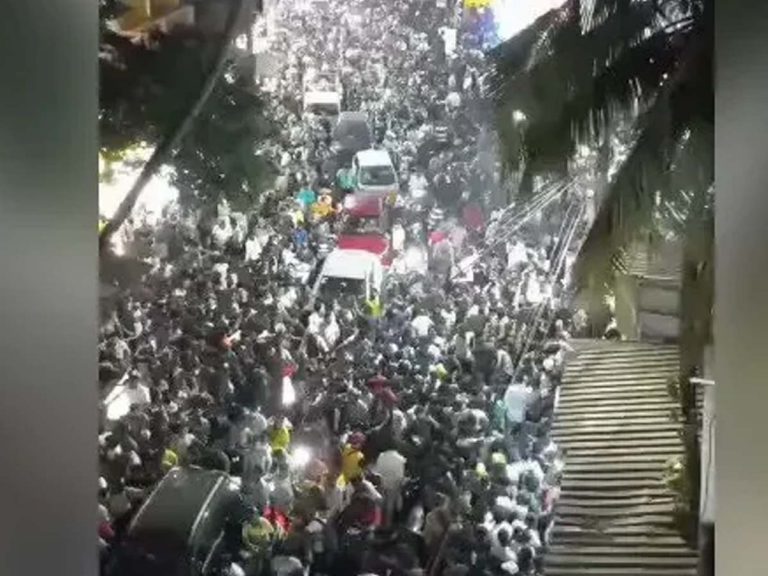 జ‌నసంద్రంగా మారిన గోవా బీచ్‌లు…