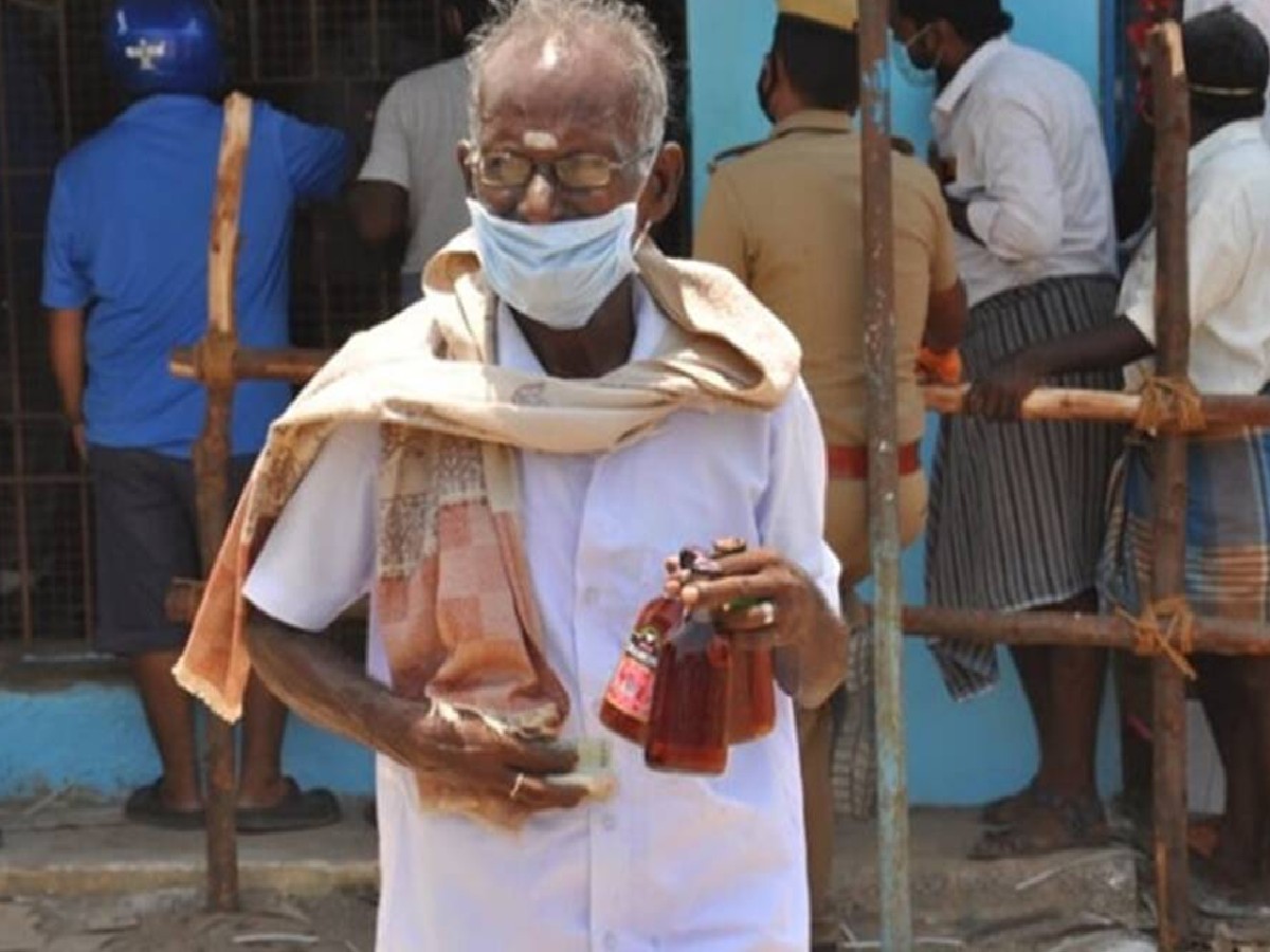 అక్క‌డ వ్యాక్సిన్ తీసుకుంటేనే మ‌ద్యం… లేదంటే…