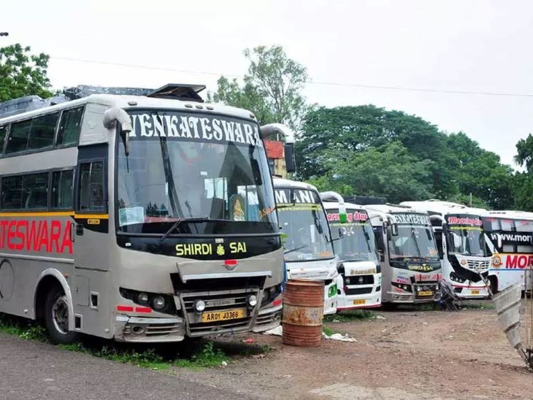 సంక్రాంతి వేళ.. ప్రైవేటు ట్రావెల్స్‌పై అధికారుల నజర్‌..