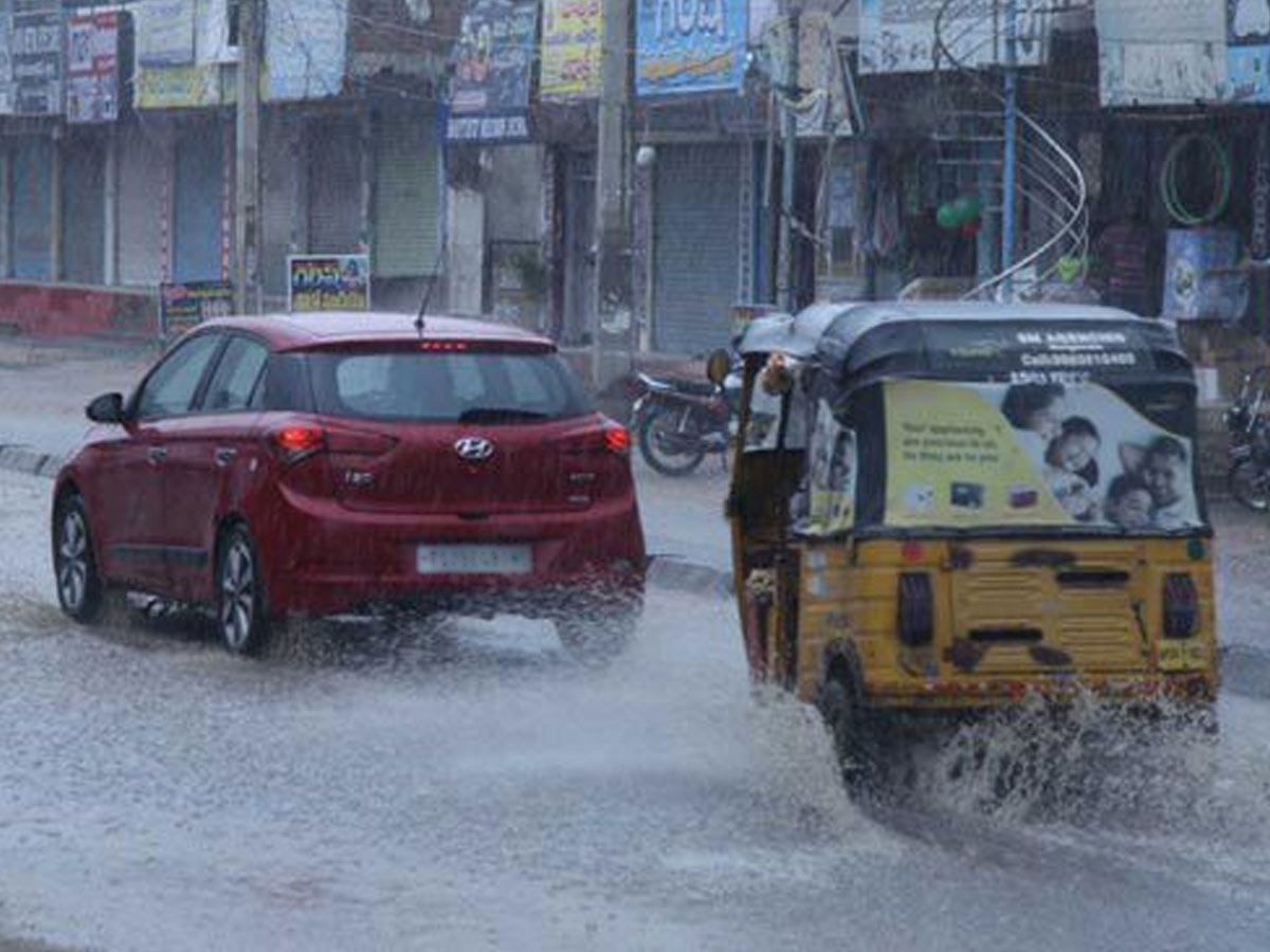 Weather Update : సూర్యుడు వర్సెస్‌ వరుణుడు.. చల్లబడ్డ హైదరాబాద్‌..
