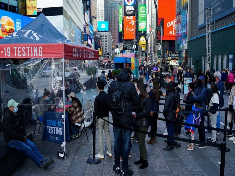 కీల‌క నిర్ణ‌యం:  ఆంక్ష‌ల‌ను ఫాలో అవ్వం… కోవిడ్‌తో క‌లిసి బ‌తికేస్తాం…