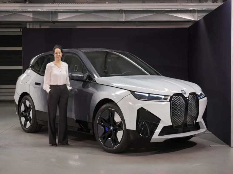 బ‌ట‌న్ నొక్కితే చాలు… ఈ కారు రంగు మారిపోతుంది…!!